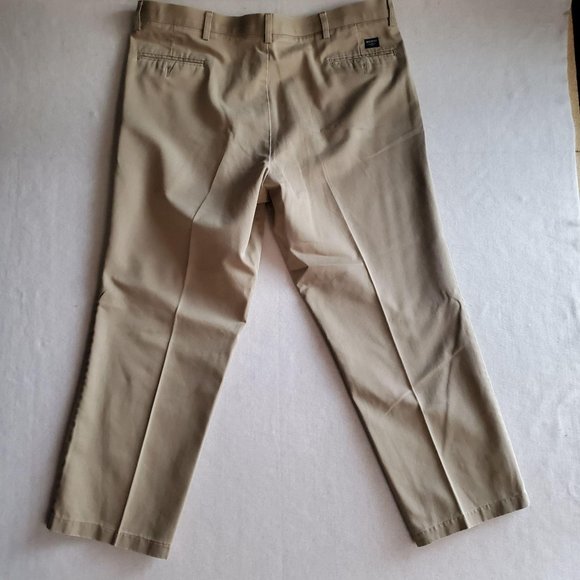 Docker Khaki pants size 42x32 beige color - Picture 3 of 7